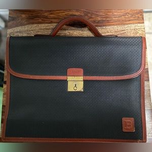 Vintage BALLY BLACK  LEATHER BRIEFCASE MADE IN ITALY